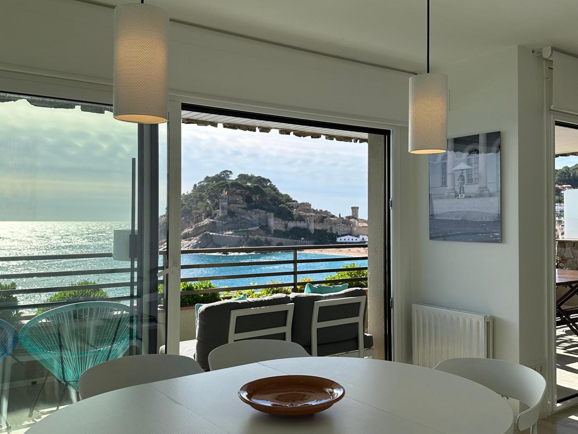 Magnificent Apartment At The Sea Front Of Tossa De Mar Exterior photo