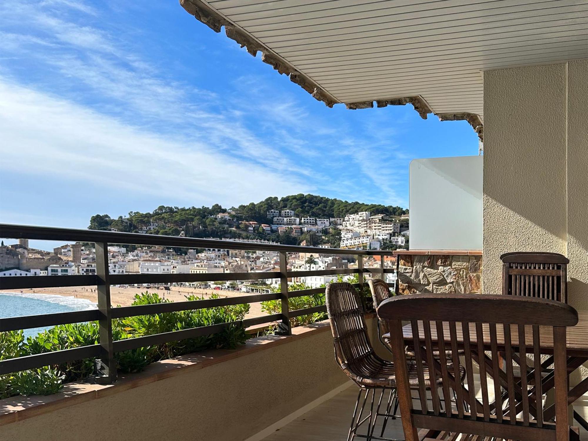 Magnificent Apartment At The Sea Front Of Tossa De Mar Exterior photo